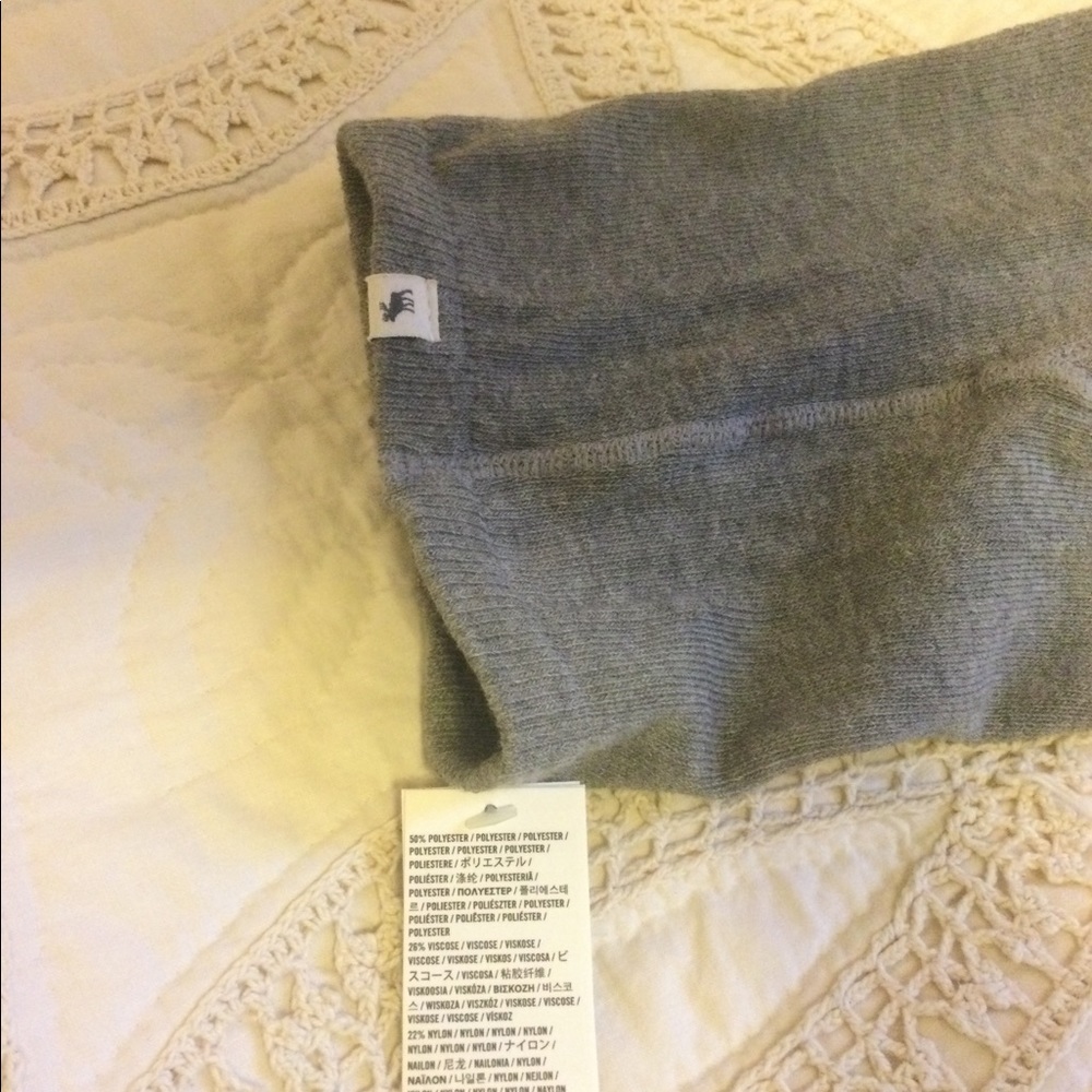 Too small - Picture 2 of 2